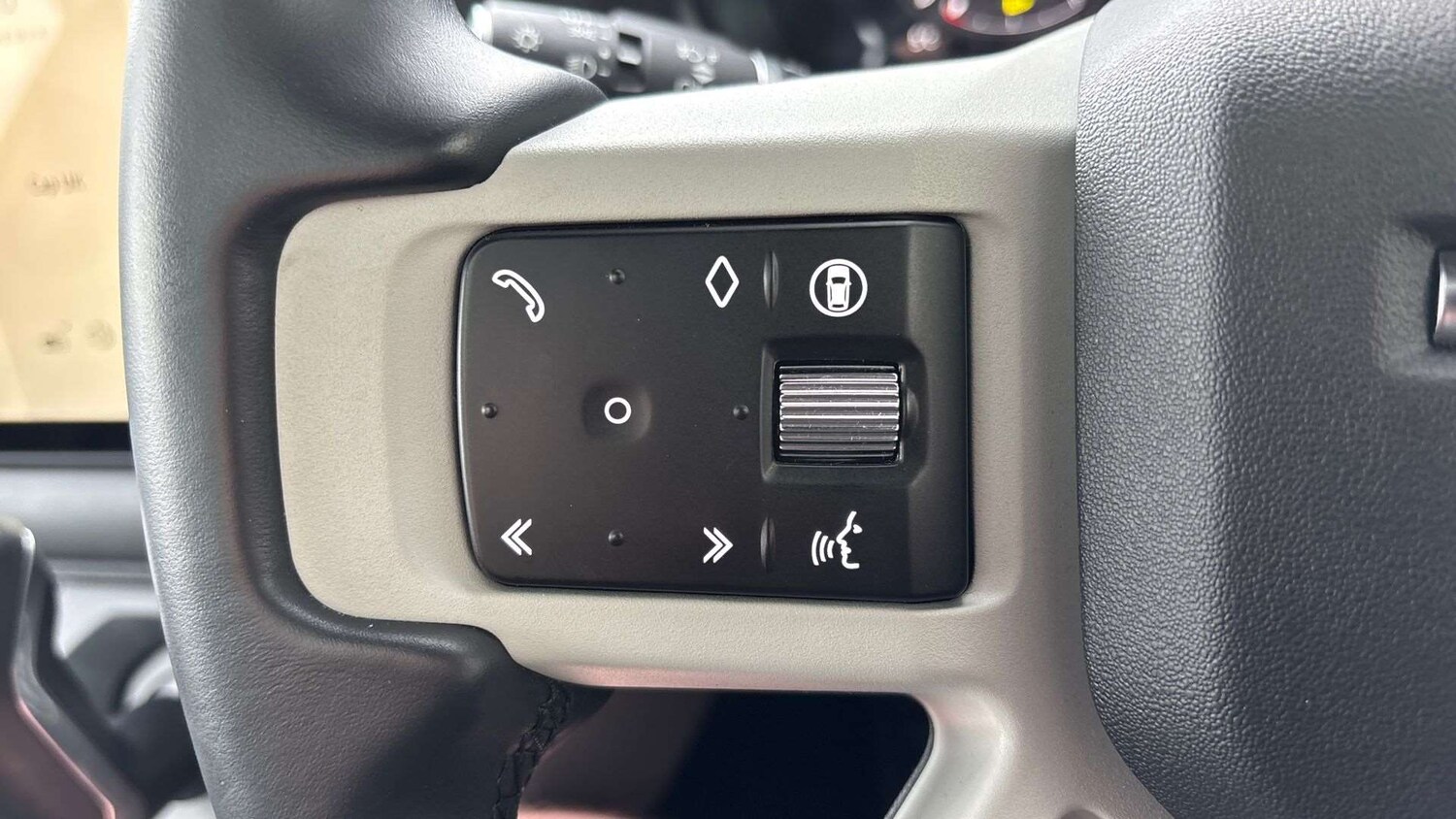 Used Land Rover Defender 2024 for sale - 77928376: Photo 33