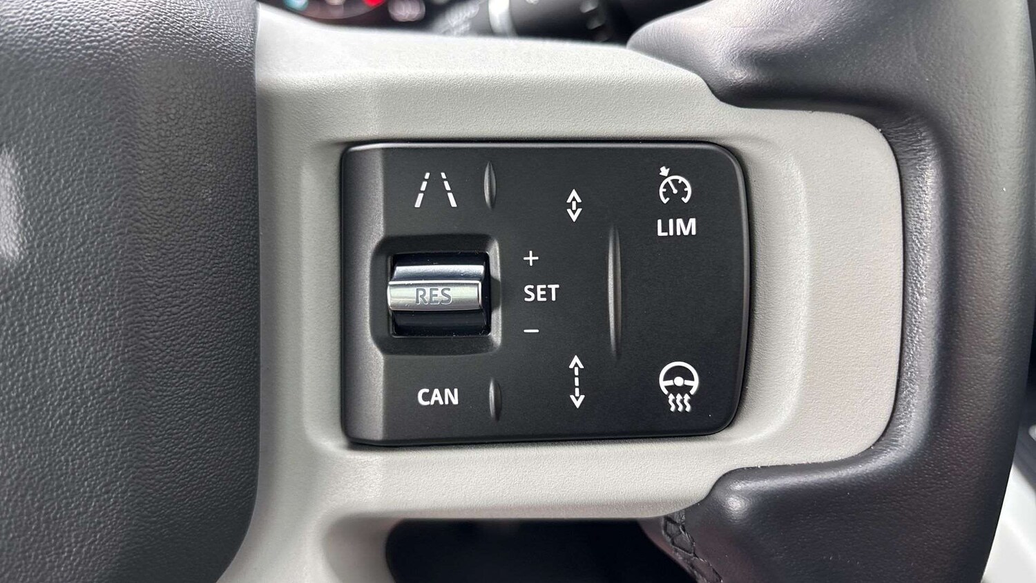 Used Land Rover Defender 2024 for sale - 77928376: Photo 34