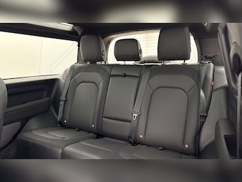 Used Land Rover Defender 2024 for sale - 77928376: Photo