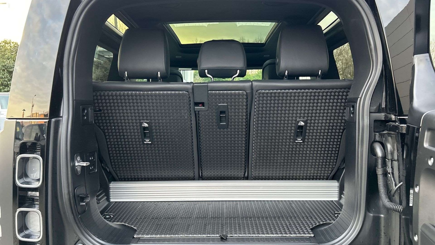 Used Land Rover Defender 2021 for sale - 78187881: Photo 10