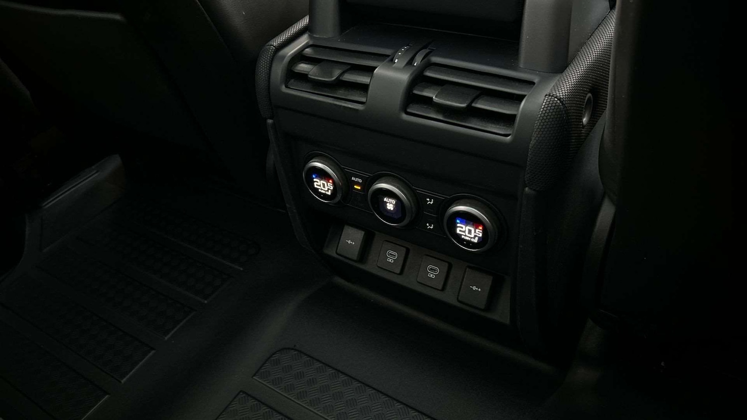 Used Land Rover Defender 2021 for sale - 78187881: Photo 18