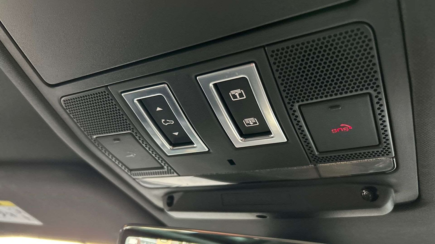 Used Land Rover Defender 2021 for sale - 78187881: Photo 23