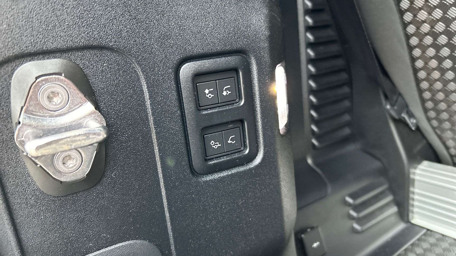 Used Land Rover Defender 2021 for sale - 78187881: Photo 27