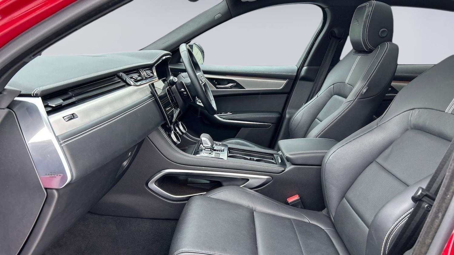 Used Jaguar F-Pace 2024 for sale - 77972670: Photo 3