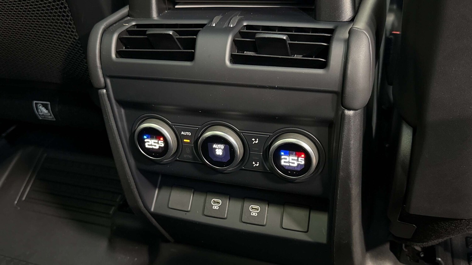 Used Land Rover Defender 2025 for sale - 77961188: Photo 16