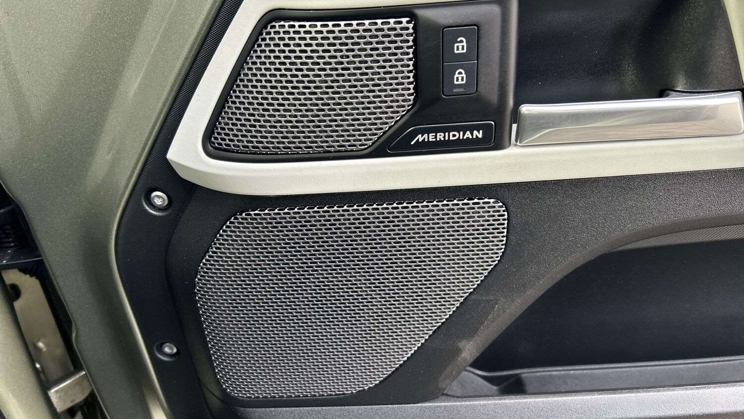 Used Land Rover Defender 2025 for sale - 77961188: Photo 24