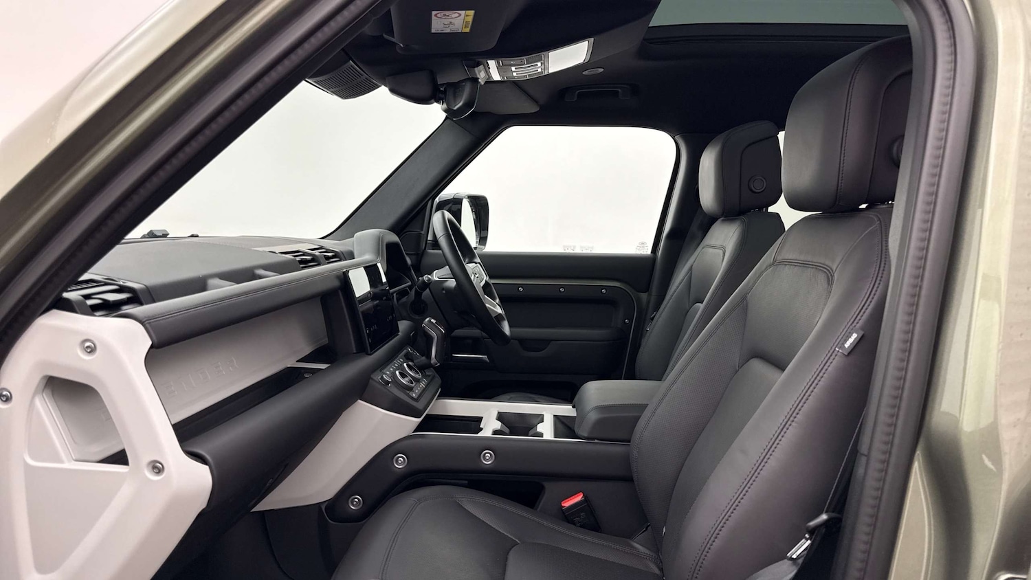 Used Land Rover Defender 2025 for sale - 77961188: Photo 3