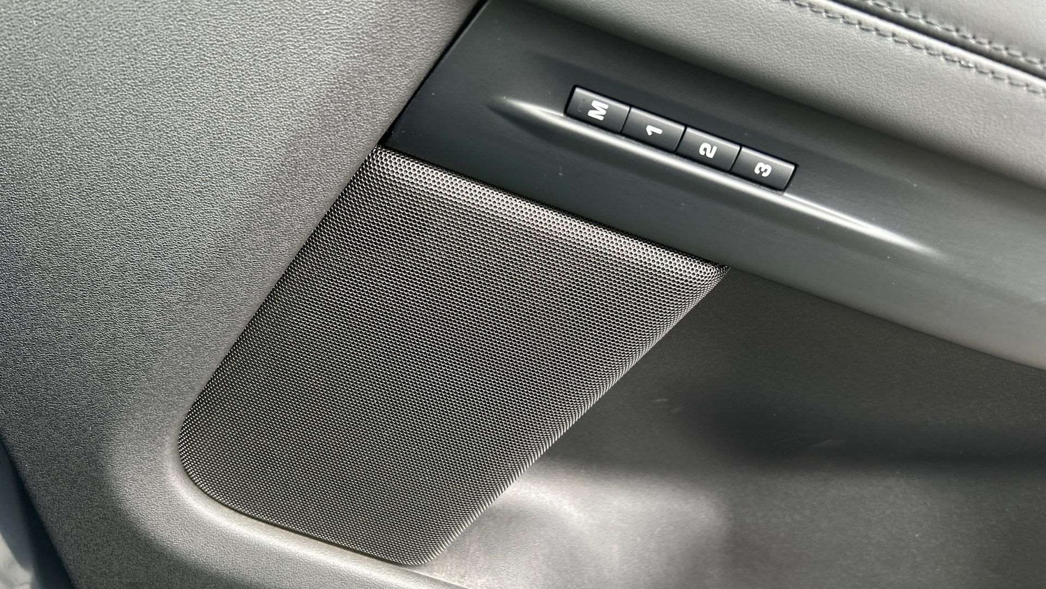 Used Land Rover Range Rover Evoque 2023 for sale - 76488188: Photo 32