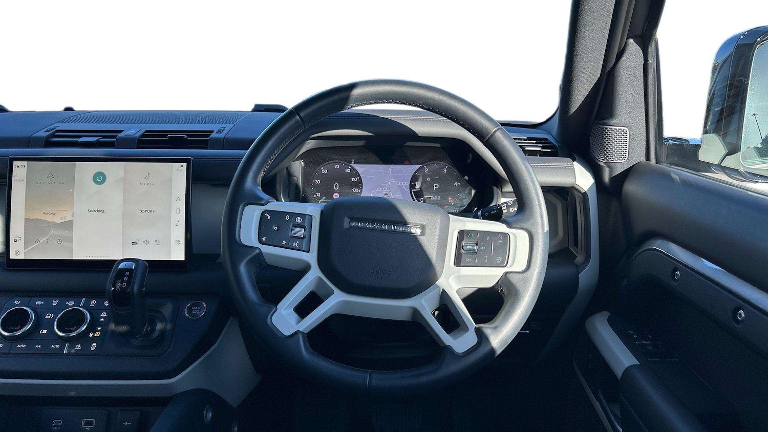 Used Land Rover Defender 2024 for sale - 76459879: Photo 15