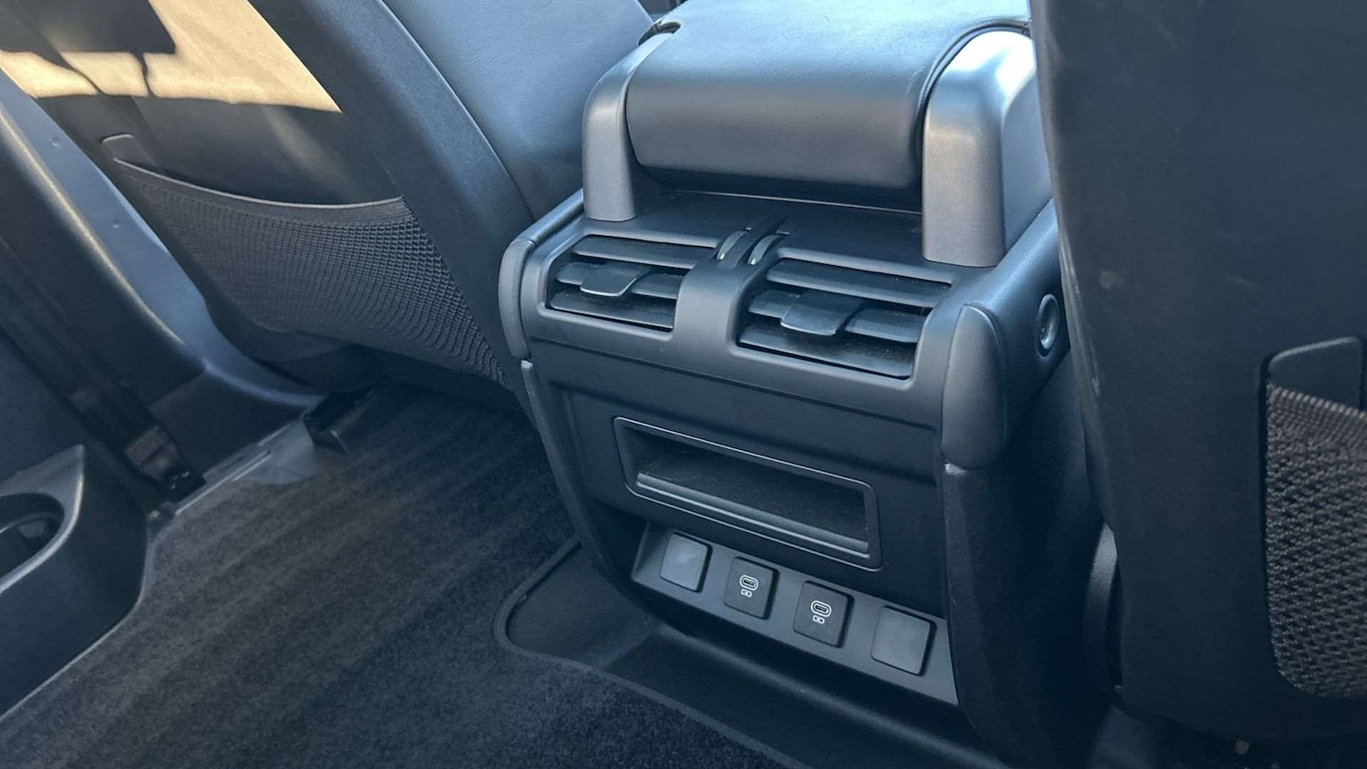 Used Land Rover Defender 2024 for sale - 76459879: Photo 18