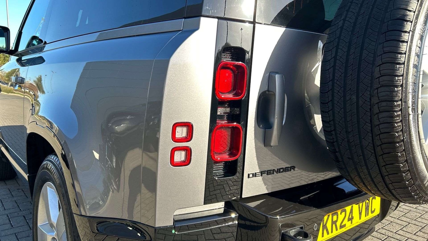 Used Land Rover Defender 2024 for sale - 76459879: Photo 19