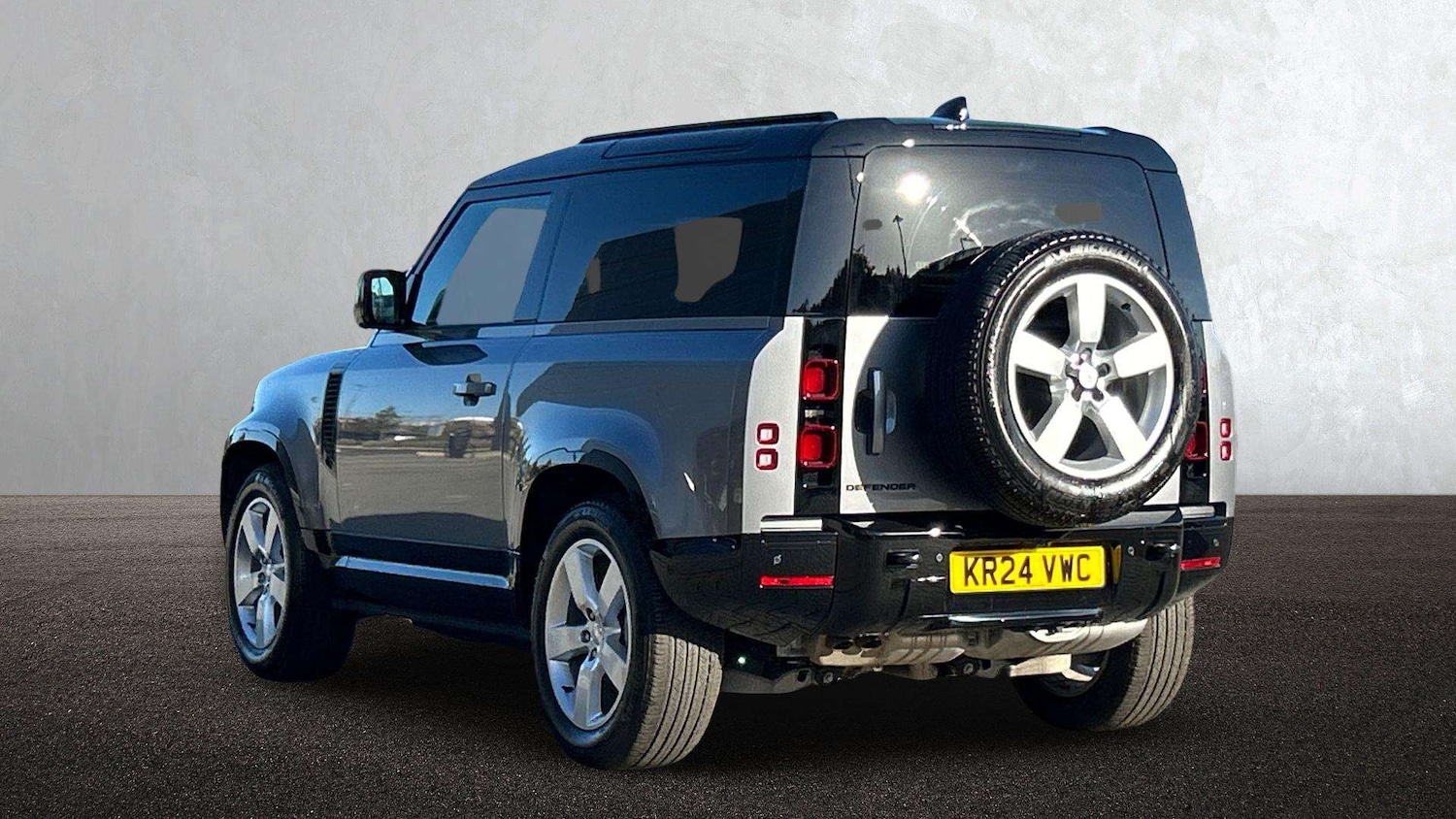 Used Land Rover Defender 2024 for sale - 76459879: Photo 2