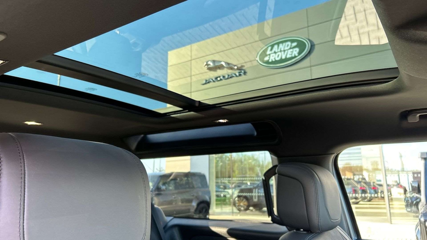 Used Land Rover Defender 2024 for sale - 76459879: Photo 21