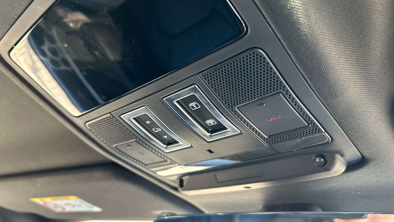 Used Land Rover Defender 2024 for sale - 76459879: Photo 23