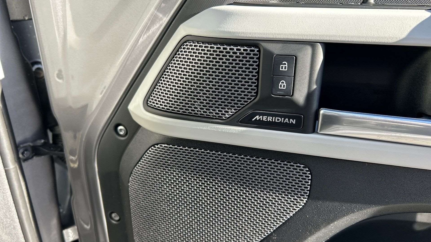 Used Land Rover Defender 2024 for sale - 76459879: Photo 24