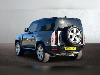 Used Land Rover Defender 2024 for sale - 76459879: Photo