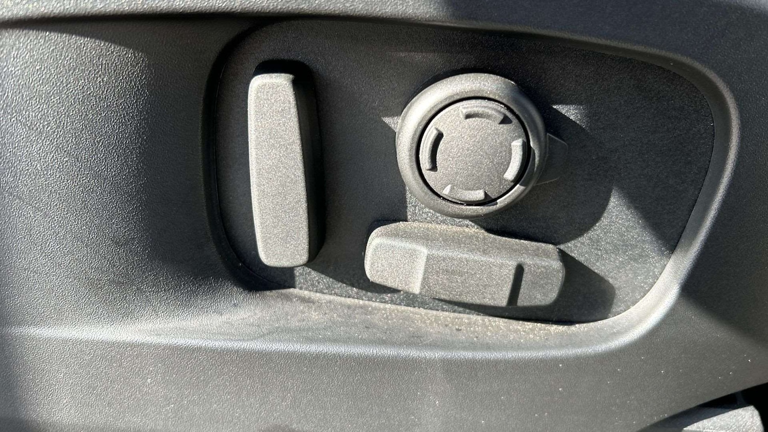 Used Land Rover Defender 2024 for sale - 76459879: Photo 33