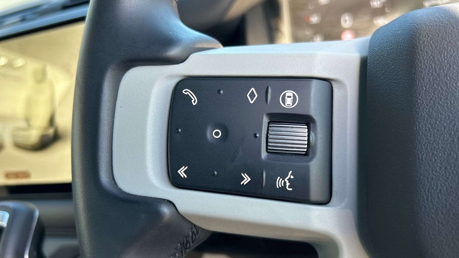 Used Land Rover Defender 2024 for sale - 76459879: Photo 34