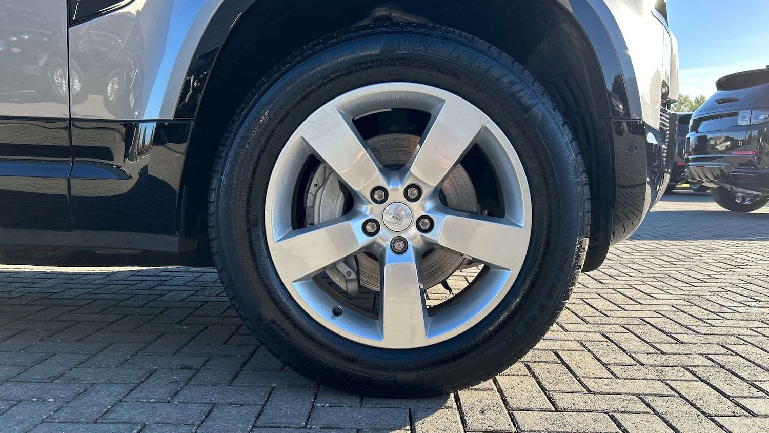 Used Land Rover Defender 2024 for sale - 76459879: Photo 8