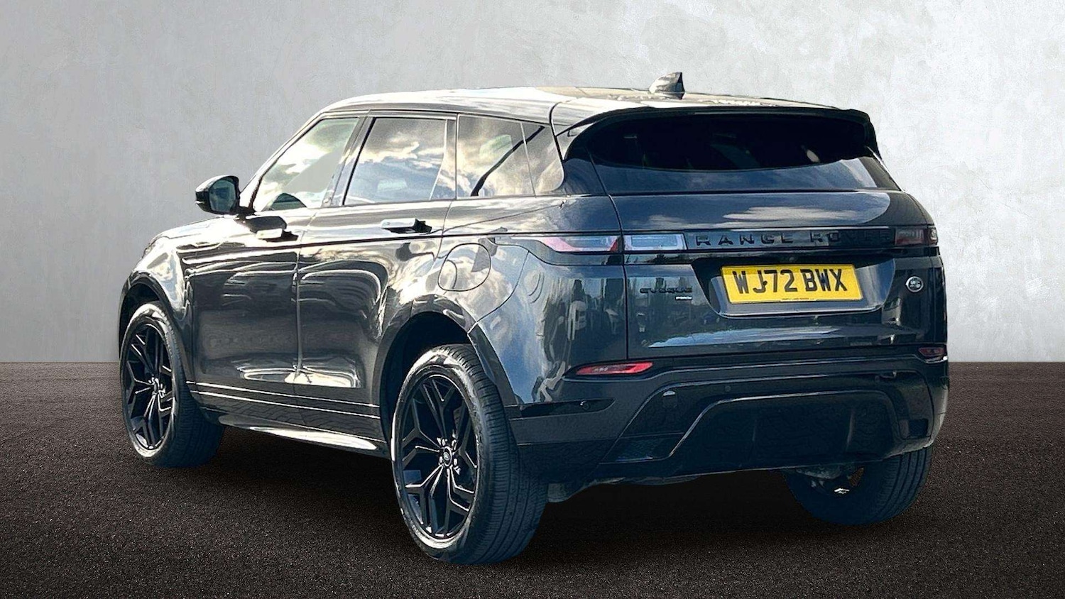 Used Land Rover Range Rover Evoque 2023 for sale - 77842497: Photo 2