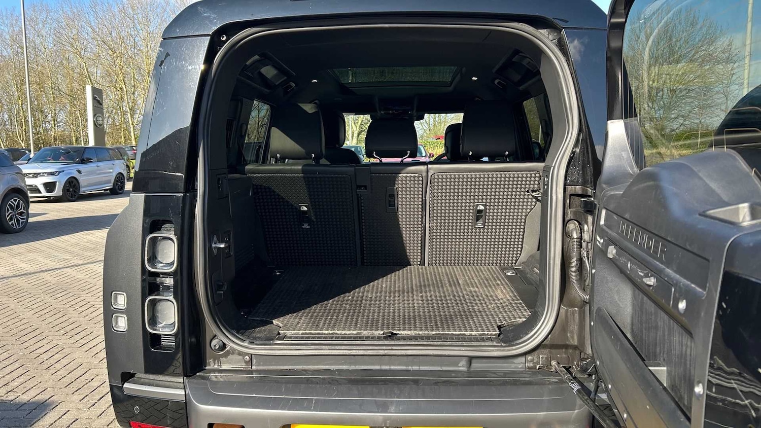 Used Land Rover Defender 2022 for sale - 76460596: Photo 10