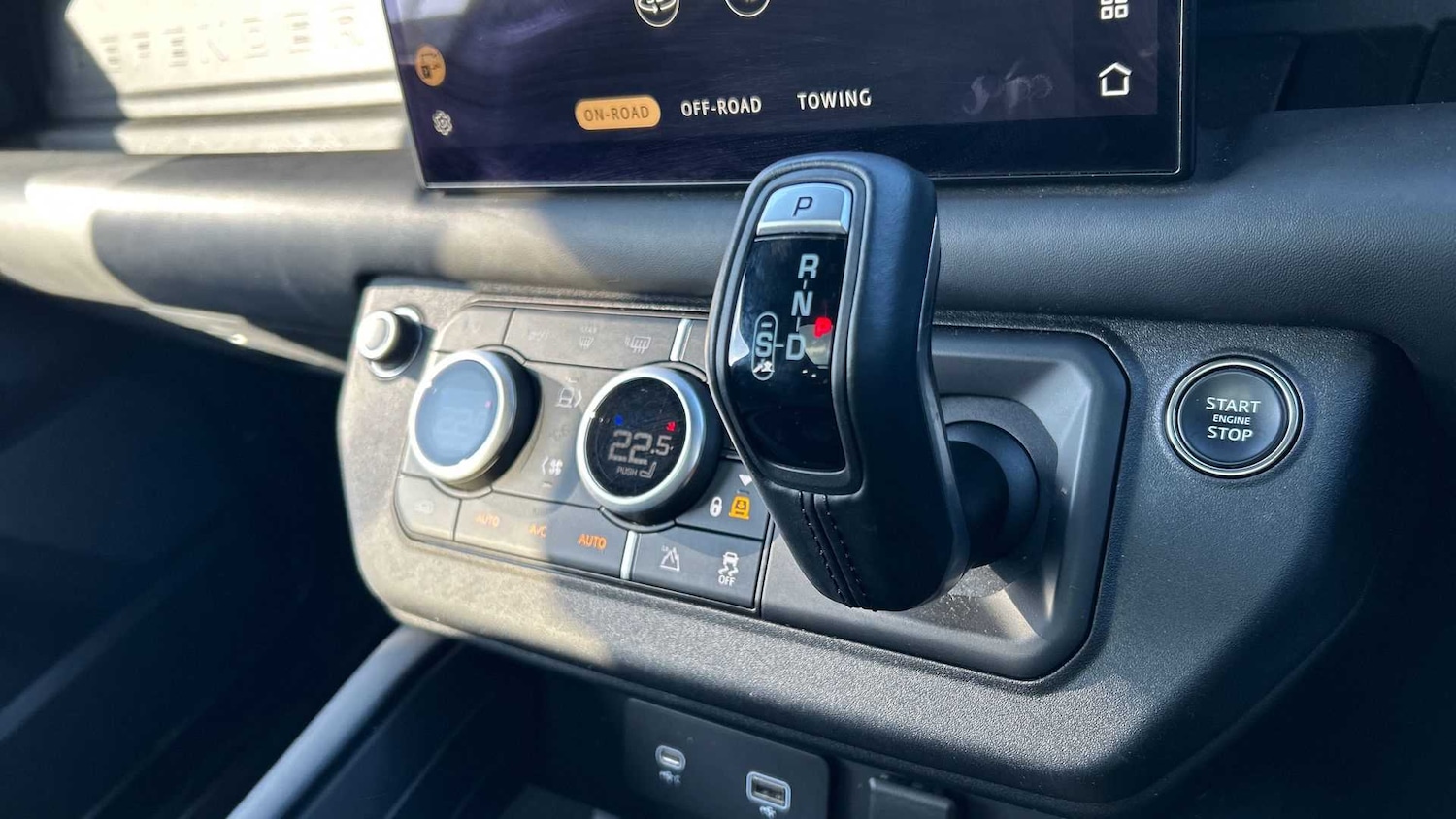 Used Land Rover Defender 2022 for sale - 76460596: Photo 13