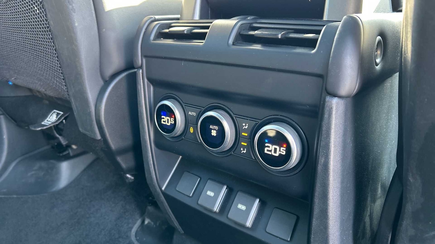 Used Land Rover Defender 2022 for sale - 76460596: Photo 18