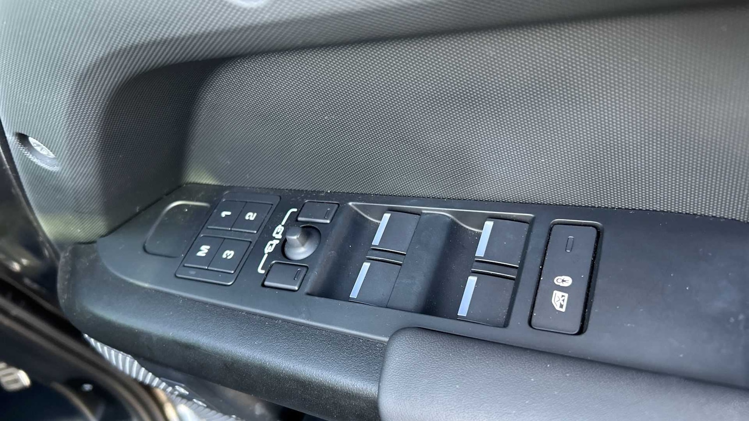 Used Land Rover Defender 2022 for sale - 76460596: Photo 25