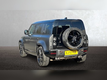 Used Land Rover Defender 2022 for sale - 76460596: Photo