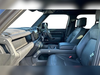 Used Land Rover Defender 2022 for sale - 76460596: Photo