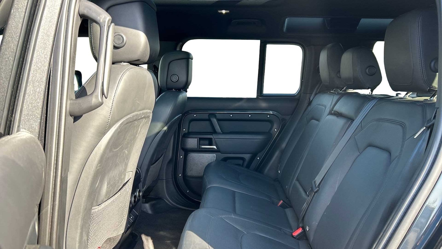 Used Land Rover Defender 2022 for sale - 76460596: Photo 4