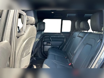 Used Land Rover Defender 2022 for sale - 76460596: Photo