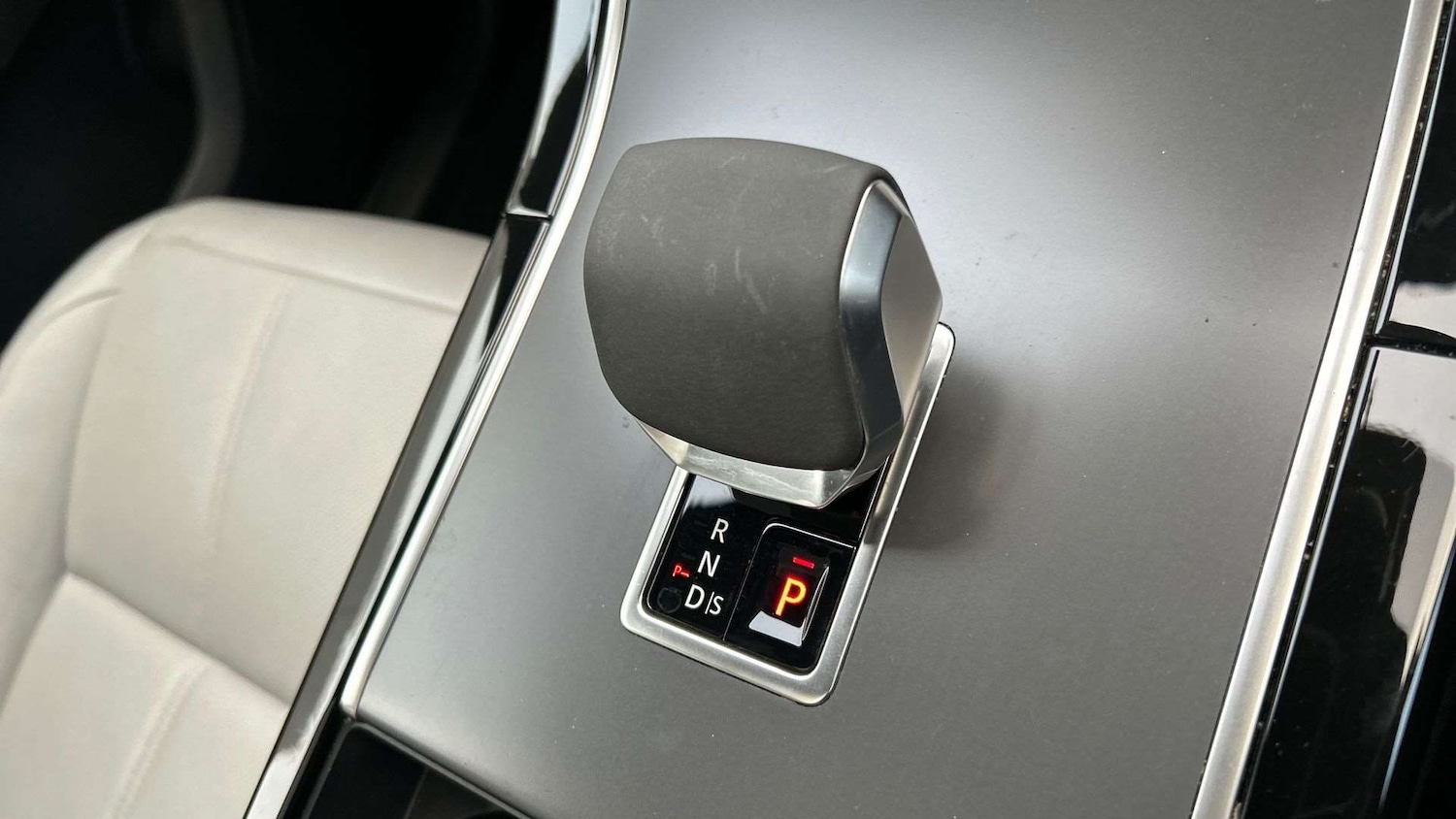 Used Land Rover Range Rover Velar 2023 for sale - 76745994: Photo 13