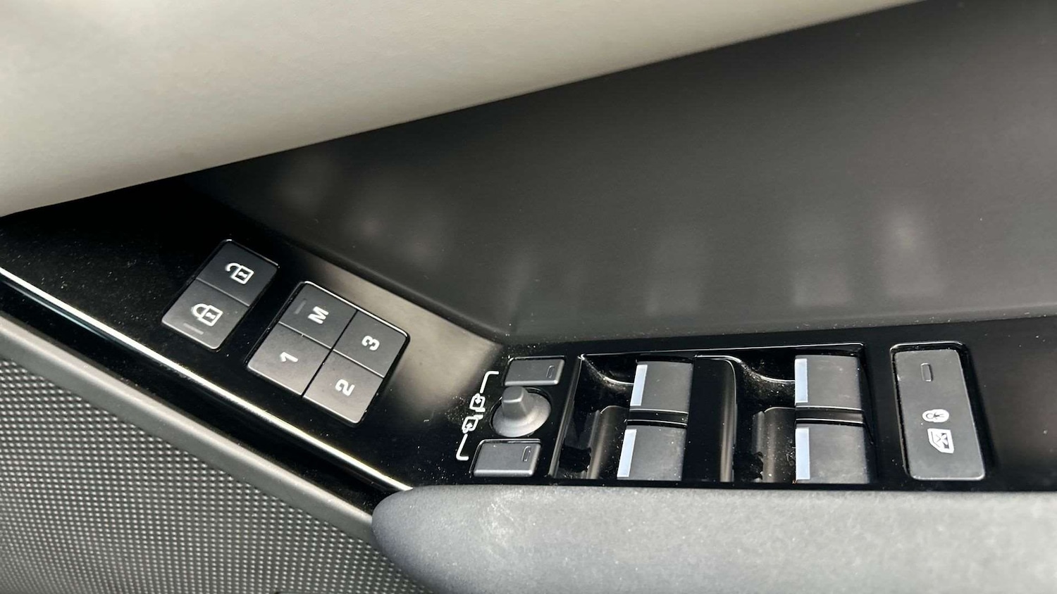 Used Land Rover Range Rover Velar 2023 for sale - 76745994: Photo 25