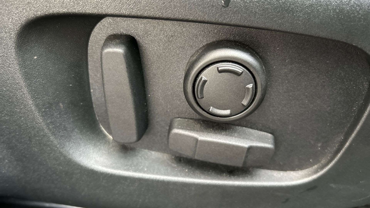 Used Land Rover Range Rover Velar 2023 for sale - 76745994: Photo 32