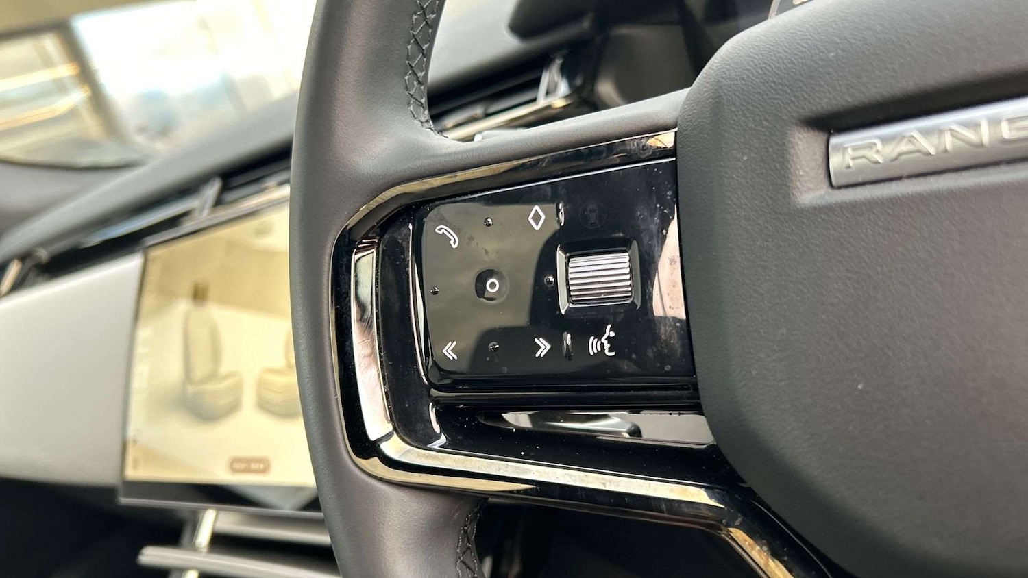 Used Land Rover Range Rover Velar 2023 for sale - 76745994: Photo 34