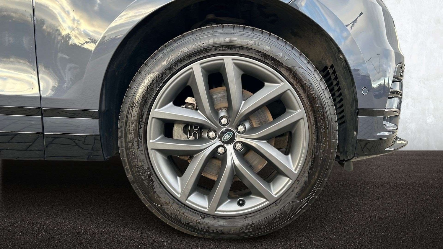 Used Land Rover Range Rover Velar 2023 for sale - 76745994: Photo 8