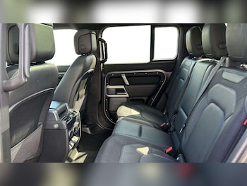 Used Land Rover Defender 2023 for sale - 78118792: Photo