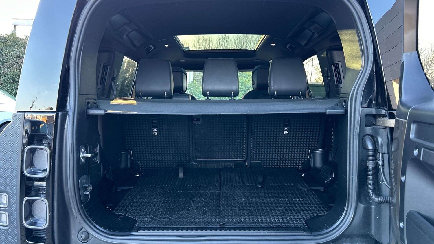 Used Land Rover Defender 2020 for sale - 77740772: Photo 10