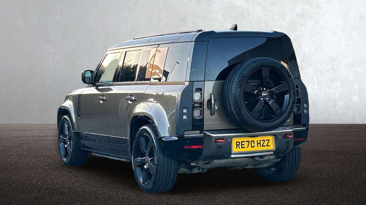 Used Land Rover Defender 2020 for sale - 77740772: Photo 2