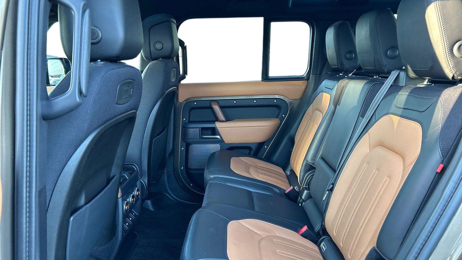 Used Land Rover Defender 2020 for sale - 77740772: Photo 4