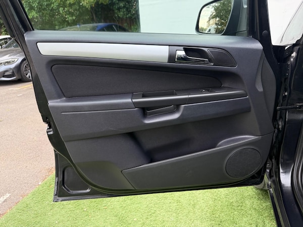 Used Vauxhall Zafira 2014 for sale - 76200680: Photo 40