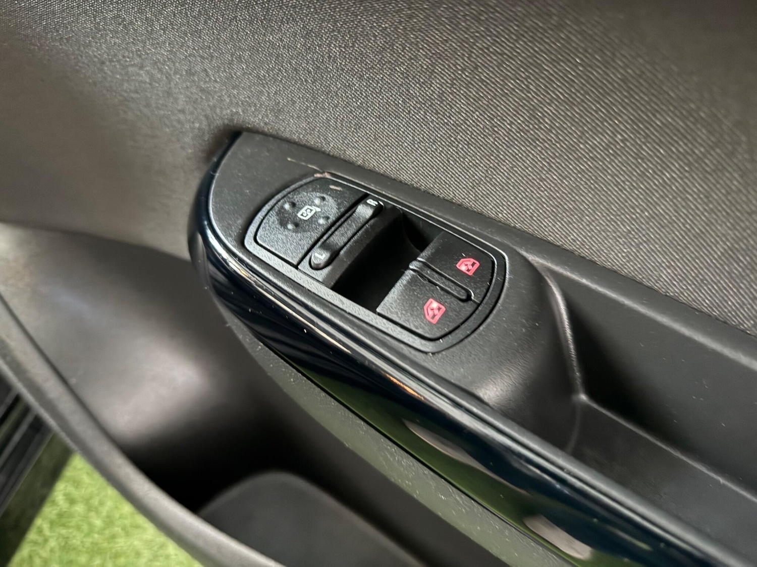 Used Vauxhall Corsa 2018 for sale - 76752574: Photo 37