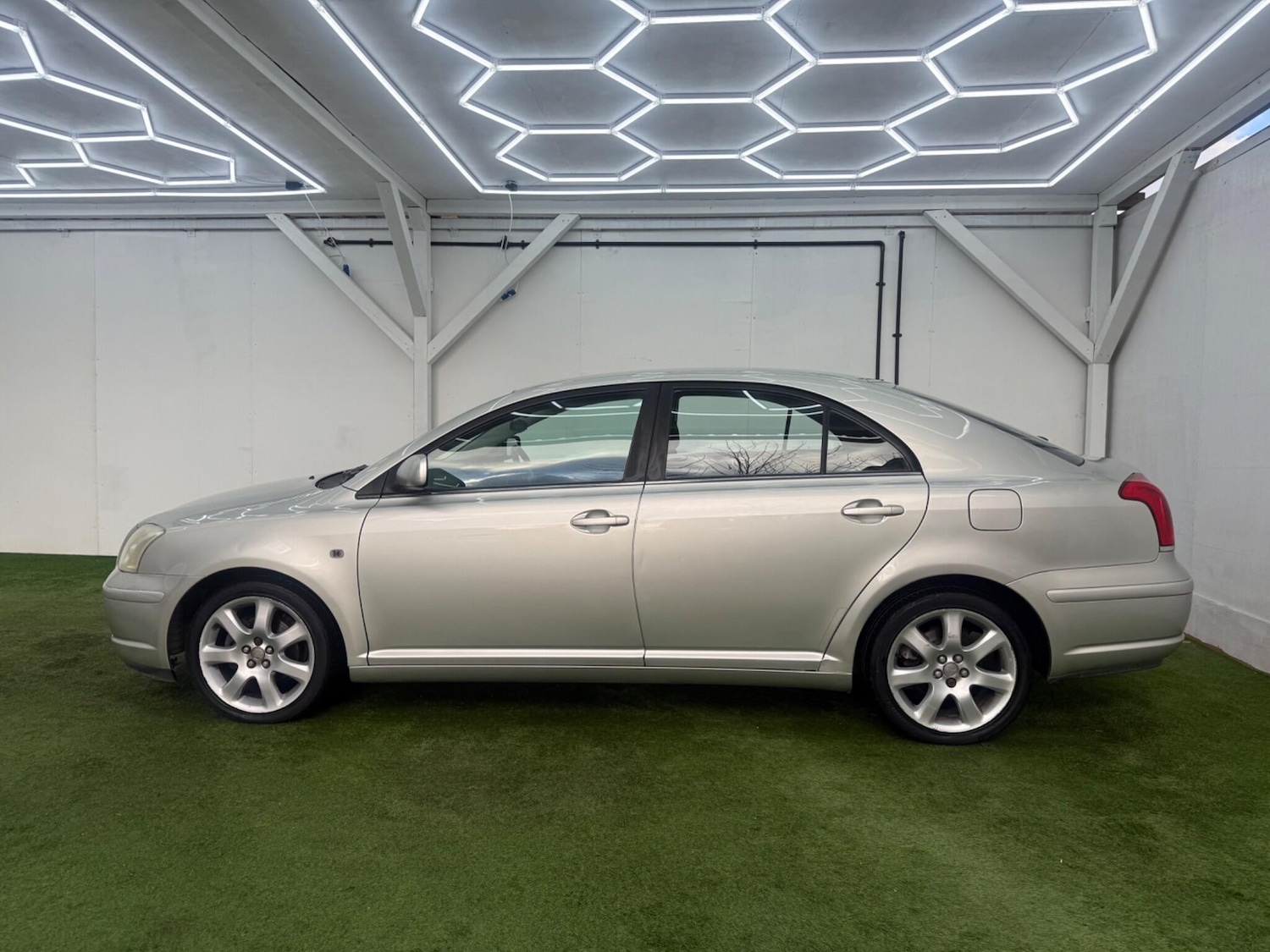 Used Toyota Avensis 2004 for sale - 77358846: Photo 10