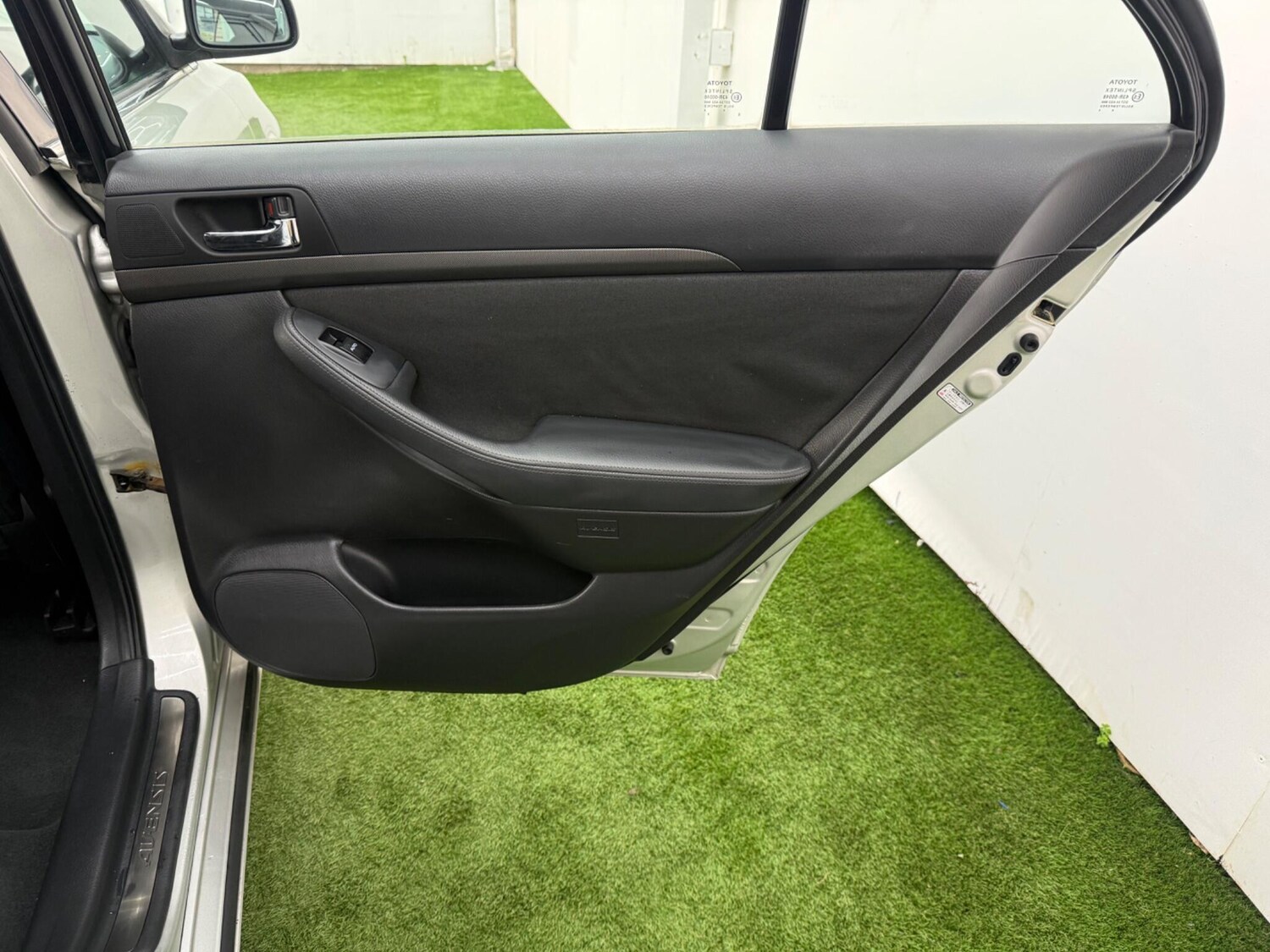 Used Toyota Avensis 2004 for sale - 77358846: Photo 21