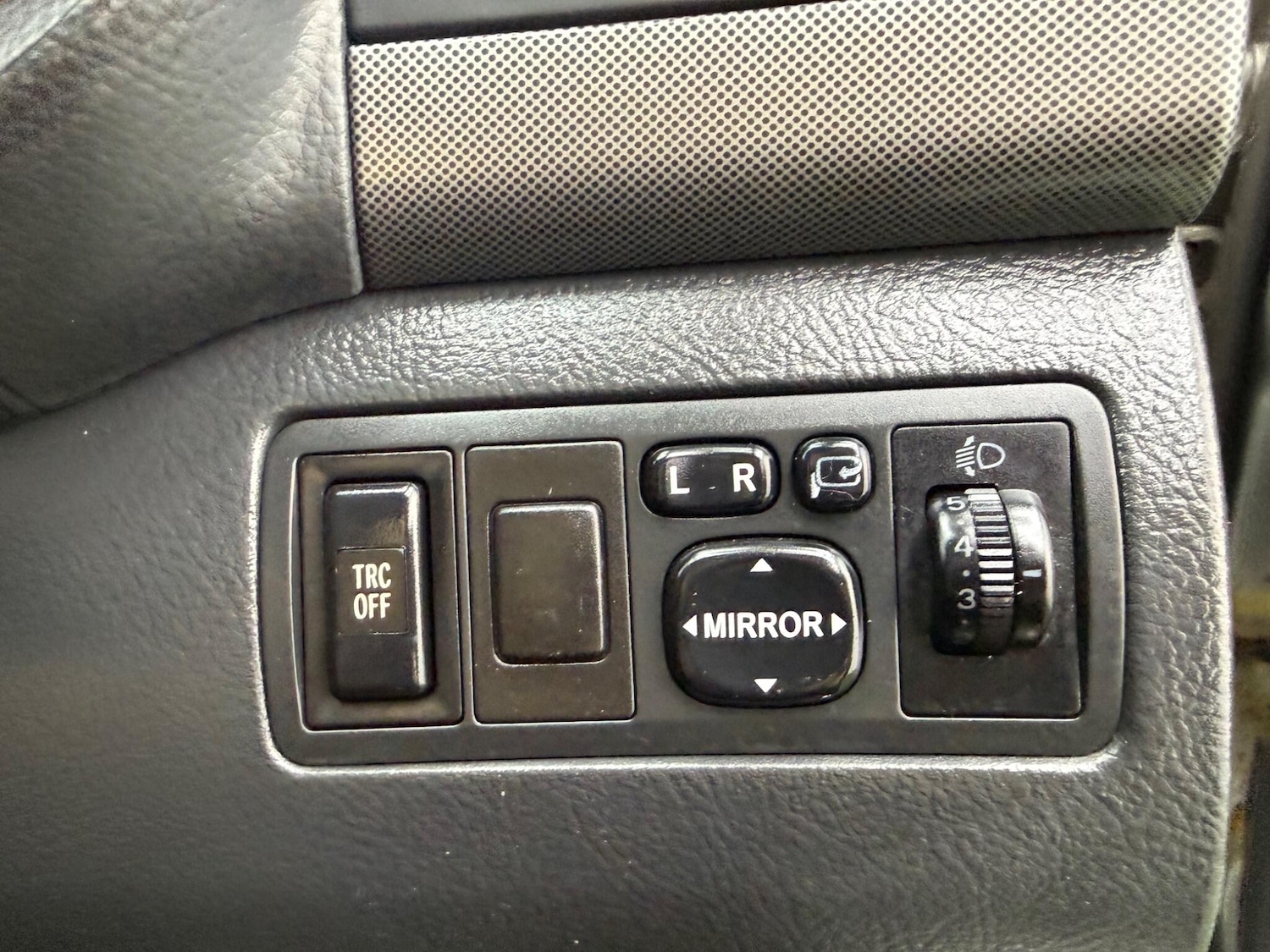 Used Toyota Avensis 2004 for sale - 77358846: Photo 42