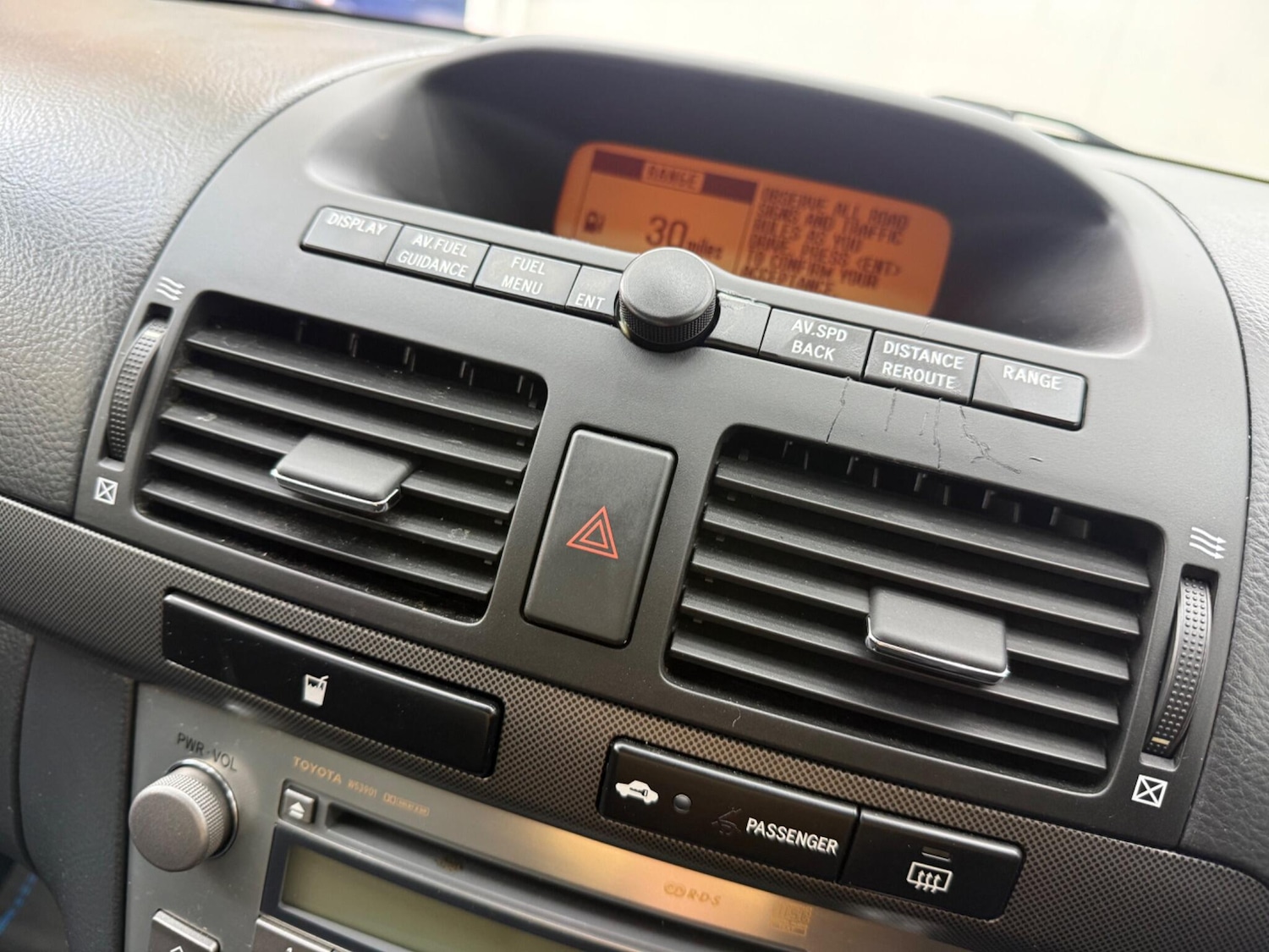 Used Toyota Avensis 2004 for sale - 77358846: Photo 44