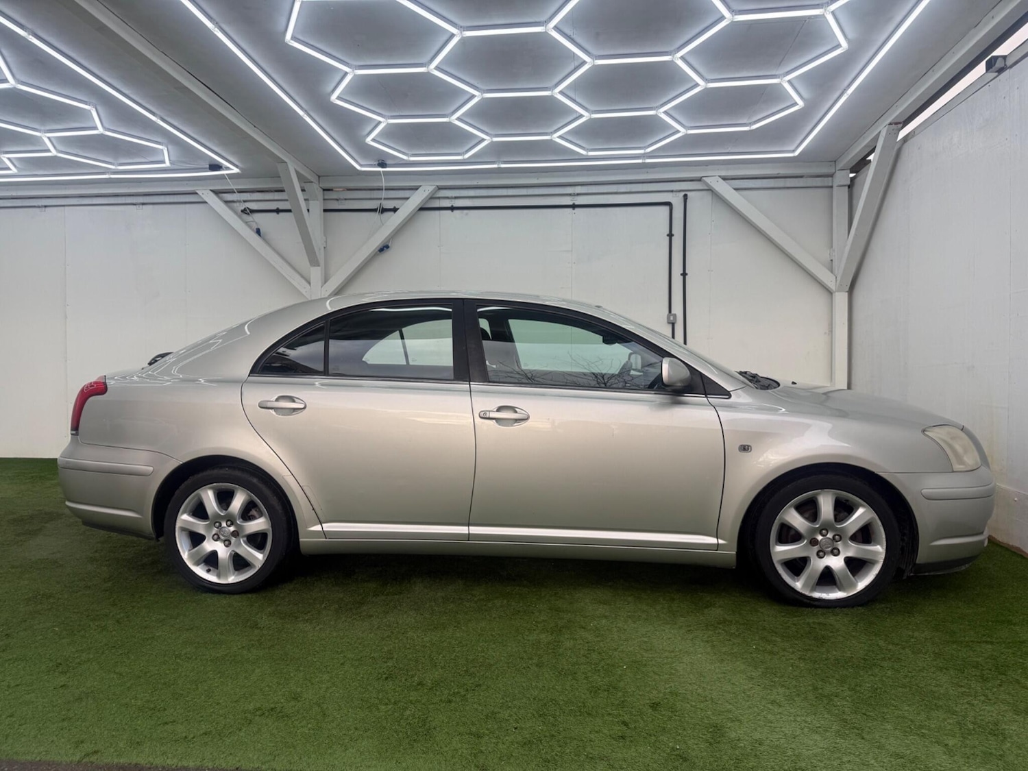 Used Toyota Avensis 2004 for sale - 77358846: Photo 5