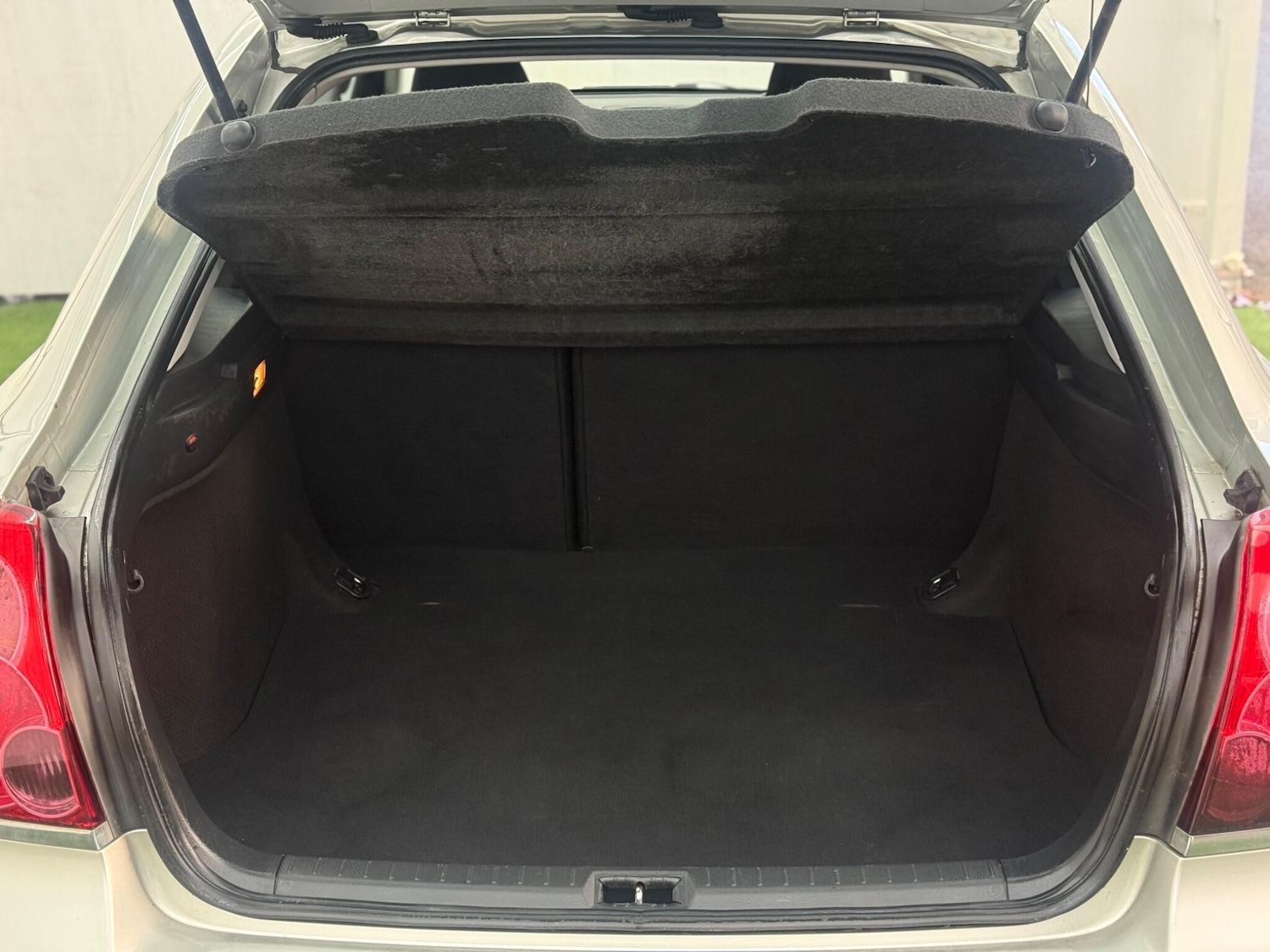 Used Toyota Avensis 2004 for sale - 77358846: Photo 8