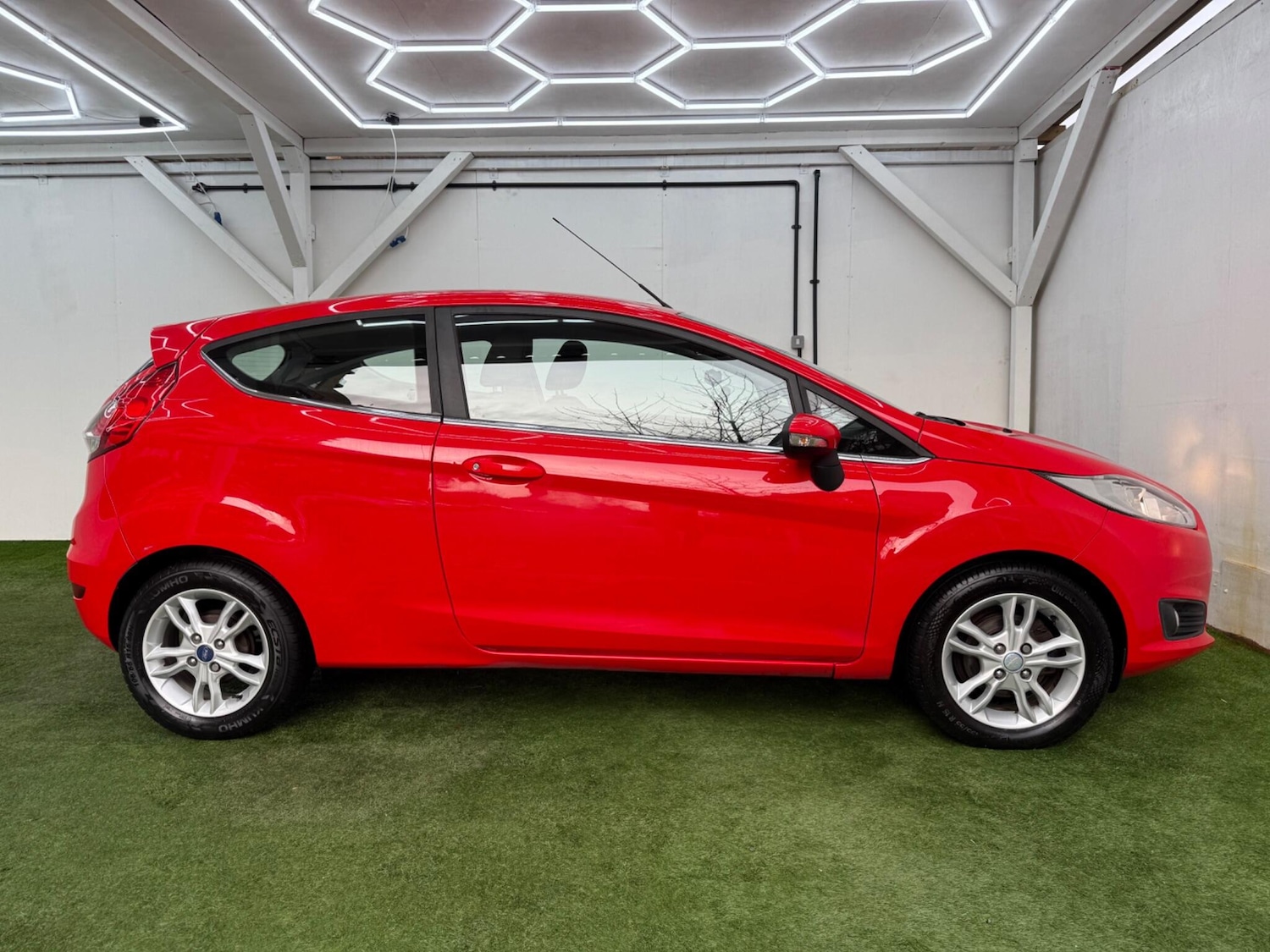 Used Ford Fiesta 2015 for sale - 77344263: Photo 2